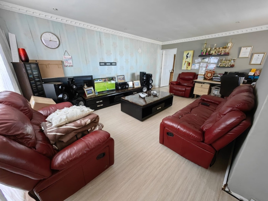 4 Bedroom Property for Sale in Muizenberg Western Cape